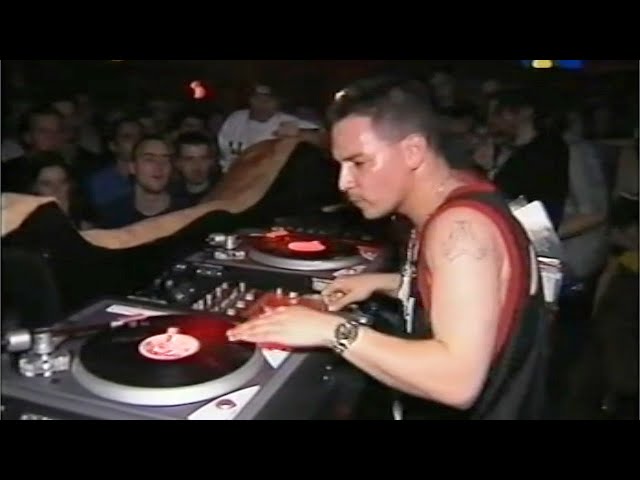 Vintage Cut — Mix Master Mike Drops Bombs in '99