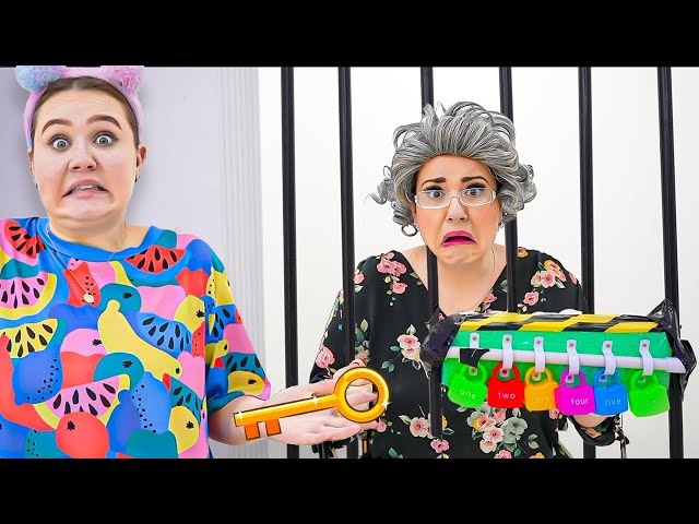 Ruby and Bonnie help granny in the Escape Room Challenge