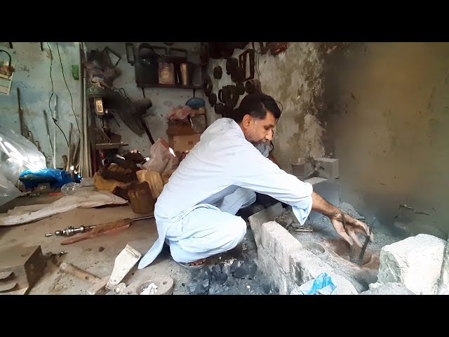 Amazing Melting Aluminum Casting Technique of the Local Worker