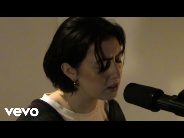 Katie Gregson-MacLeod - i'm worried it will always be you (live performance video)