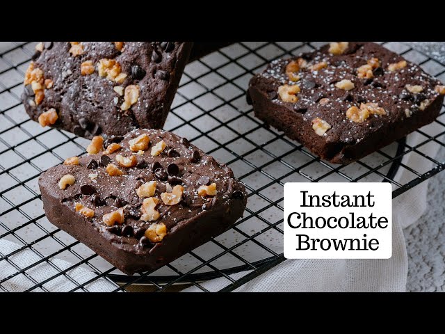 1-Min Eggless Chocolate Walnut Brownie in Microwave | एक मिनट में ब्राउनी तैयार | Kunal Kapur Recipe