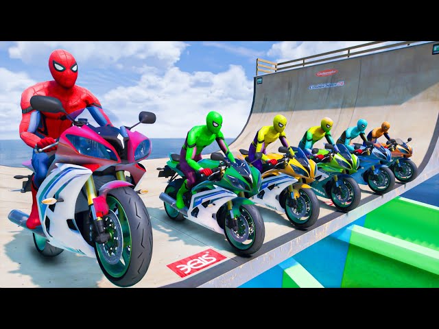 SUPERHEROES ON A MOTORCYCLE WITH SPIDERMAN SUITS - WATER SLIDE AROUND THE BUILDING