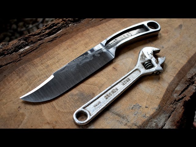 Forging a BOWIE KNIFE from a  broken crescent wrench.