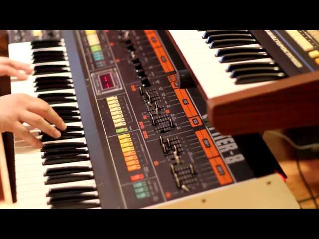"Christian" - Jupiter-8, Juno-60, TR-707 electronica - 1980s style