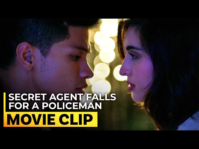 Em falls in love! | 'Extra Service' movie clip (4/8)