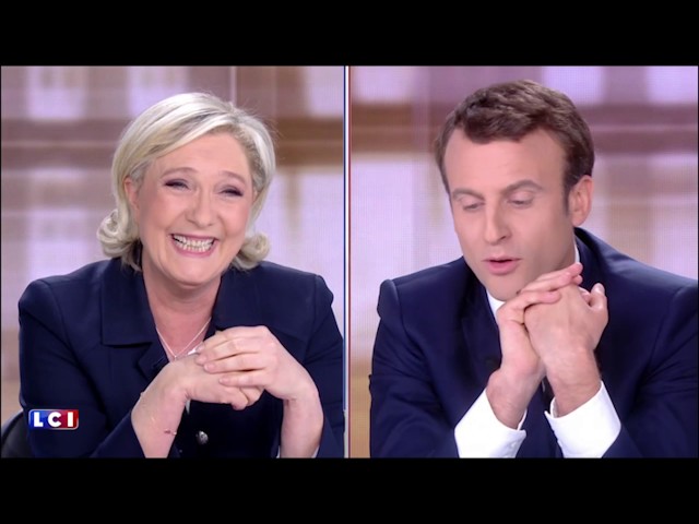 Débat - Macron se moque de Marine Le Pen et de sa poudre de perlimpinpin