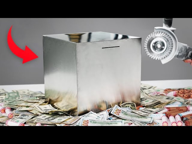What's inside World's Strongest Piggy Bank?