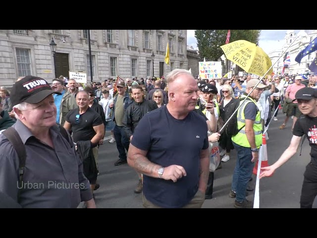 “You LOST!” EU supporters face off with anti-ULEZ protesters as marches meet up in London