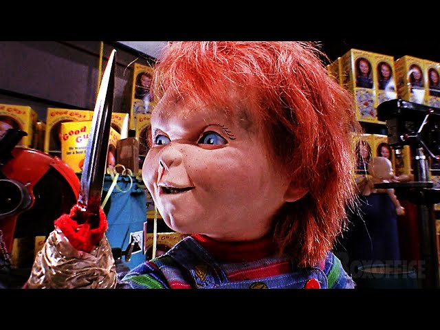 Chucky à la fabrique de jouets | Chucky, la poupée de sang | Extrait VF