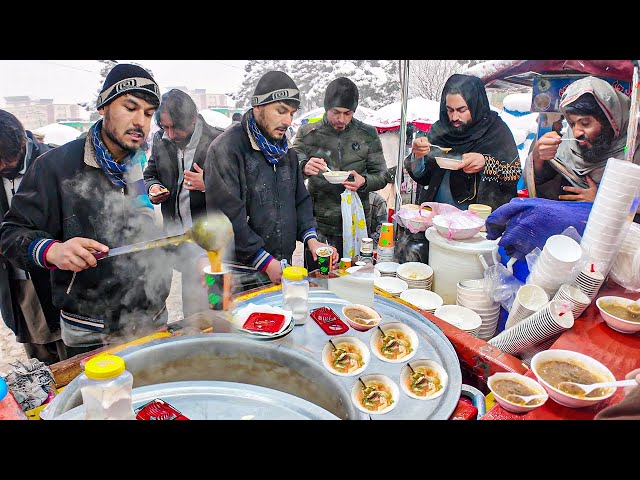Amazing Food at Street | Heavy snowfall Street food in Kabul Afghanistan | Afghan Best Street Food