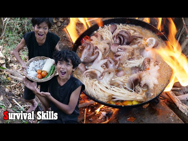 Survival skills primitive - Cooking octopus with tomato and eating for lunch ep0035