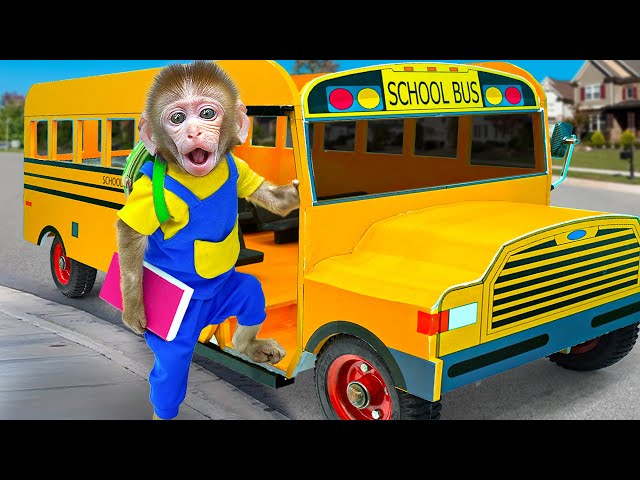 KiKi Monkey tries to catch Magic School Bus in time | KUDO ANIMAL KIKI