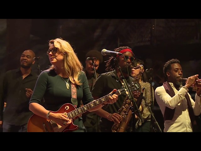 Tedeschi Trucks Band - Sweet Virginia (with The Wood Brothers)