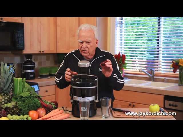 Jay Kordich makes "Liver Mover" juice combo
