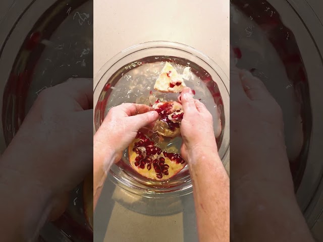 Easy Way to Remove Pomegranate Seeds #Shorts