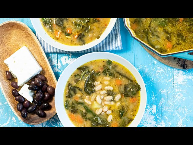 Meatless Monday Creamy White Bean & Kale Soup: Creamy Fasolada