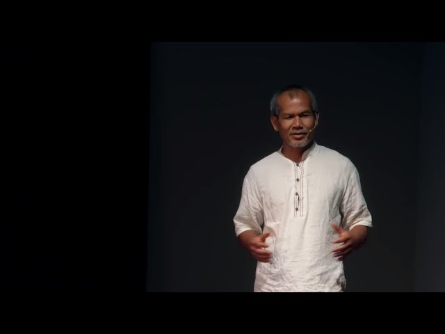 To be different is good | Jon Jandai | TEDxYouth@BangkokPrep