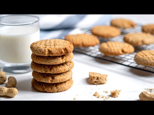 Keto Peanut Butter Cookies [Easy & Delicious]