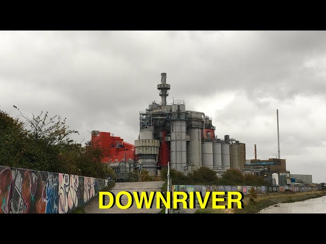 Downriver - along the Thames from Purfleet to Grays (4K)