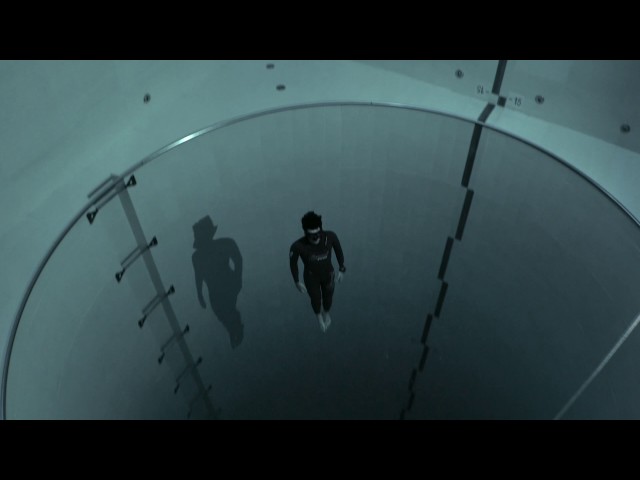 Y40 jump: Guillaume Néry explores the deepest pool in the world