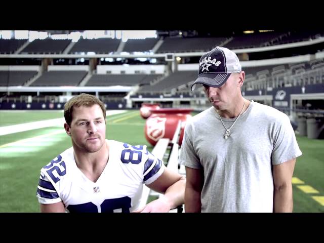 Kenny Chesney & Jason Witten for Salvation Army Red Kettle 2012