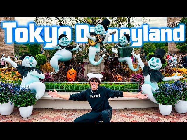 My FIRST Halloween at Tokyo Disneyland! | Tokyo Disney 2023!