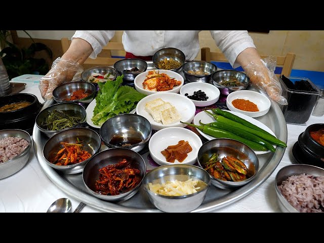 Korean buffet made by a 77-year-old grandmother from dawn