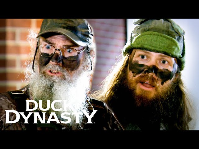 FROG CATCHING PROMISE LAND (Season 1) | Duck Dynasty