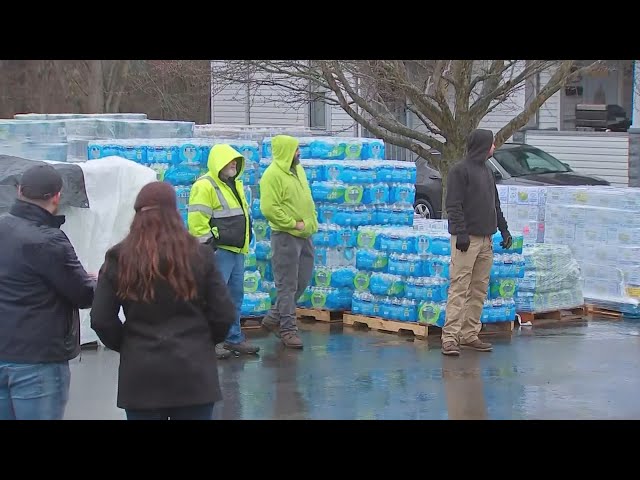 VIDEO | Amazon makes water delivery to East Palestine after Ohio train derailment
