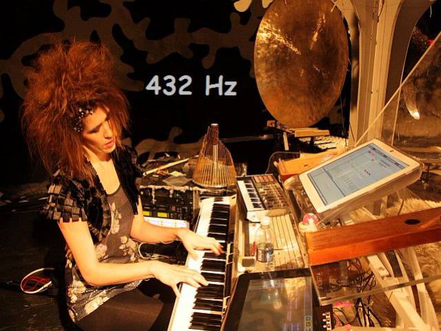 Imogen Heap - Hide And Seek @ 432 Hz