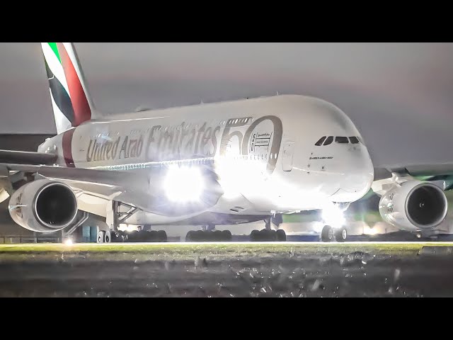 25 AMAZING LATE NIGHT Landings and Takeoffs  |  Melbourne Airport Plane Spotting [MEL/YMML]