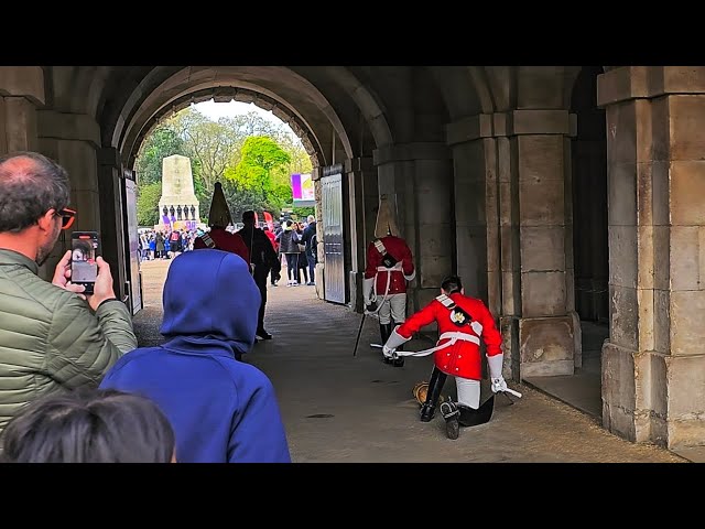 KING'S GUARD SLIPS AND FALLS in the tunnel during the changeover at Horse Guards! He was okay!